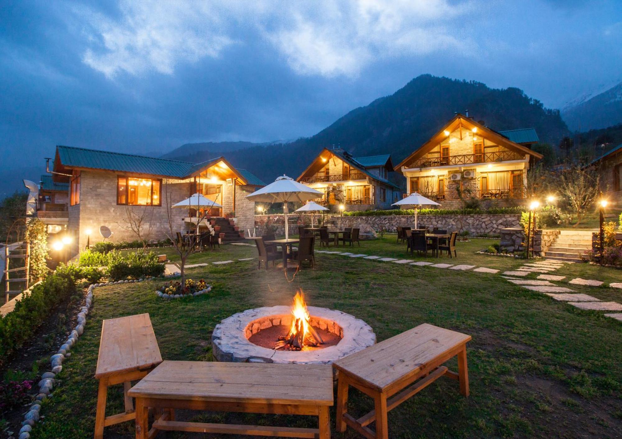 Larisa Resort Manali Exterior foto