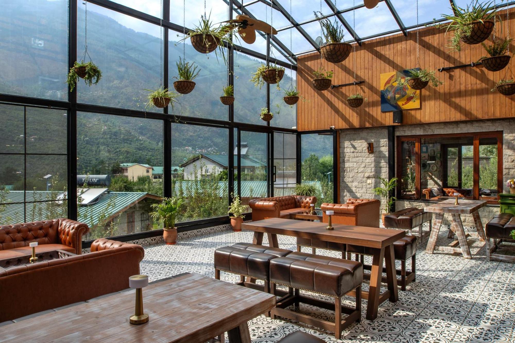 Larisa Resort Manali Exterior foto